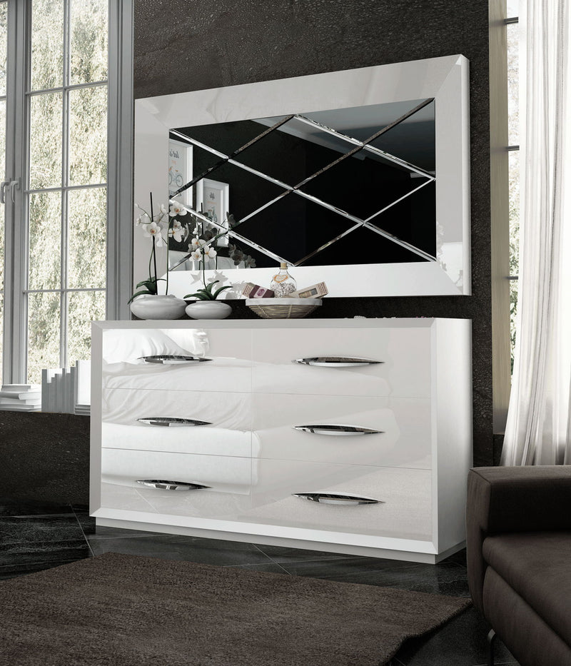 Carmen - Dresser