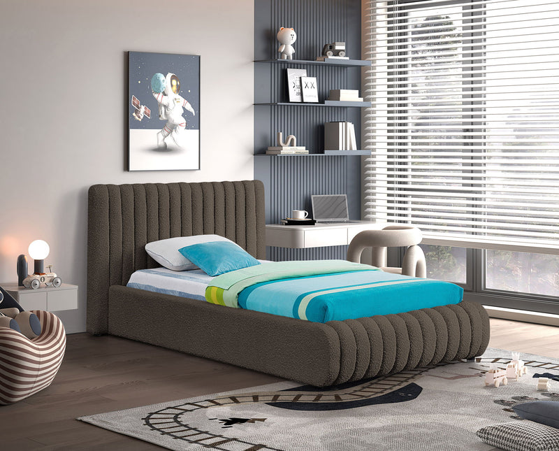 Nash - Bed