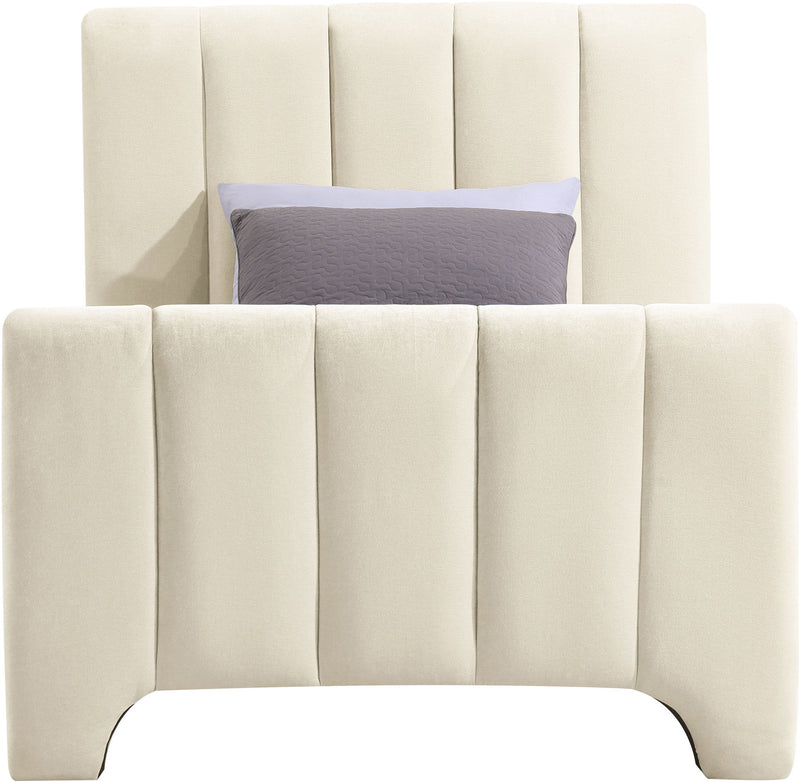 Camila - Bed