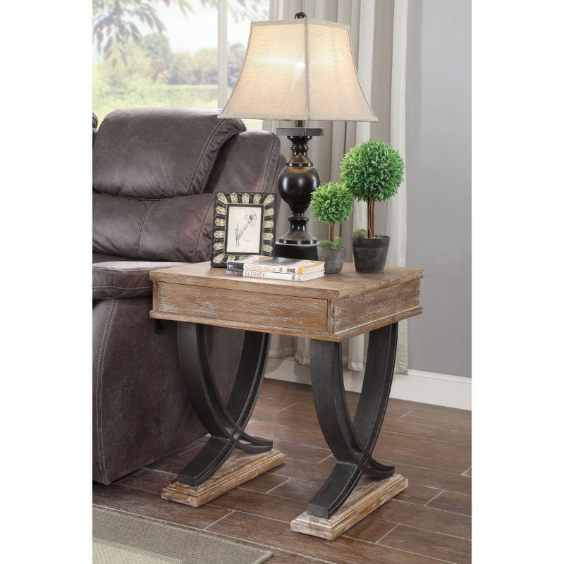 Pellio - Table