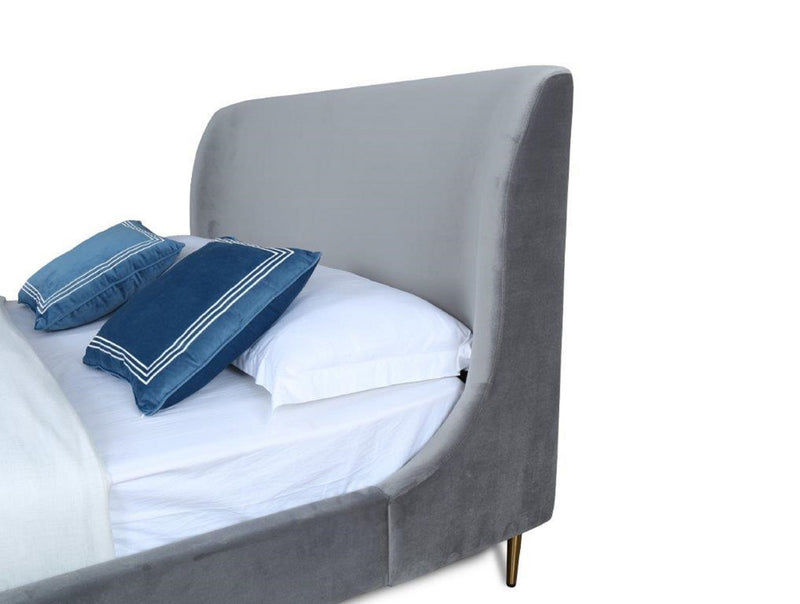 Manhattan Heather - Bed With Gold Legs