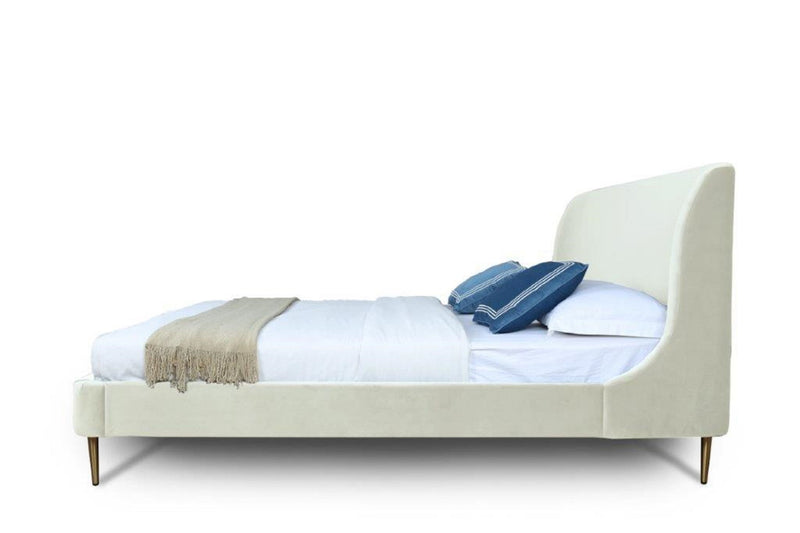 Manhattan Heather - Bed With Gold Legs