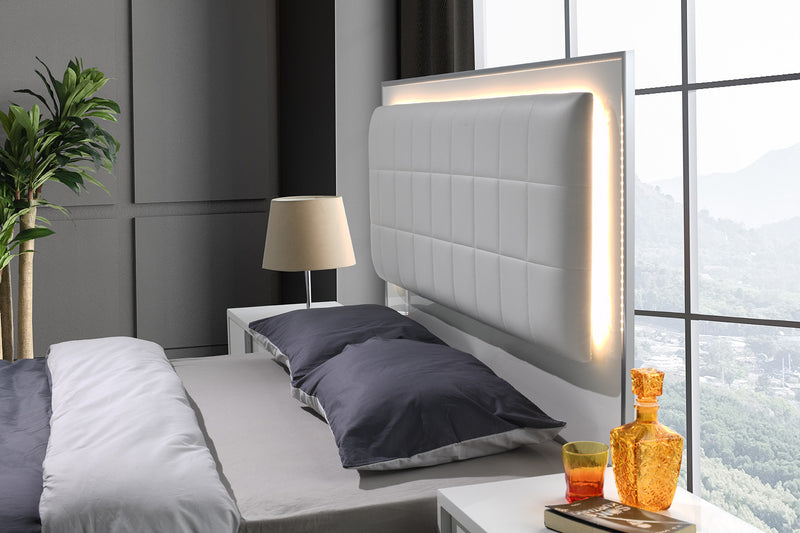 Giulia  Bed