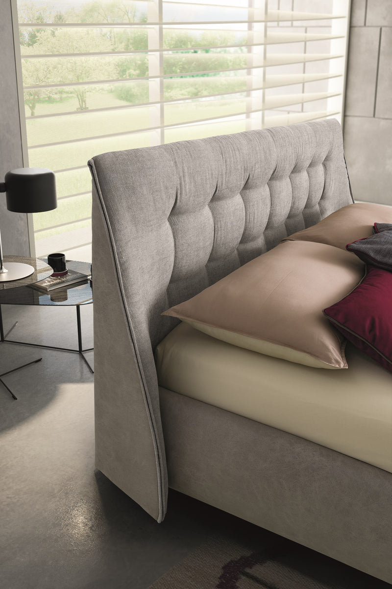 Guscio Storage Bed