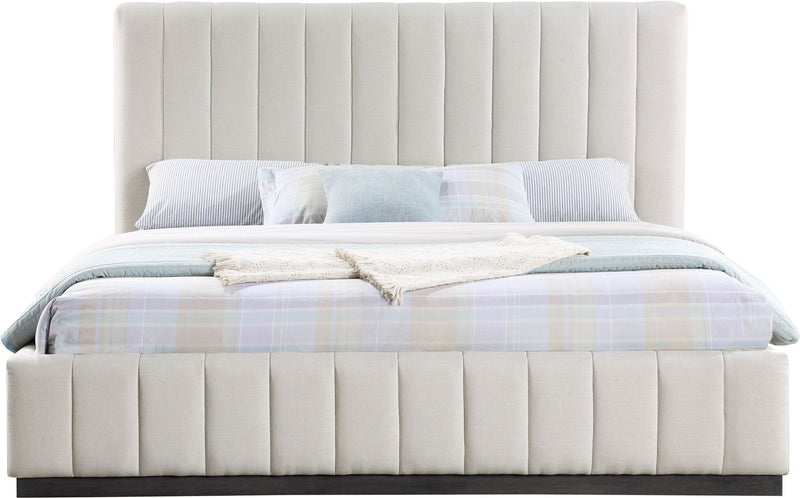 Lucia - Bed