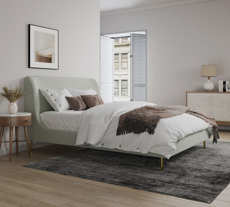 Manhattan Heather - Bed With Gold Legs