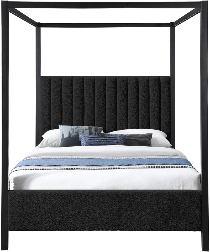 Kelly - Bed