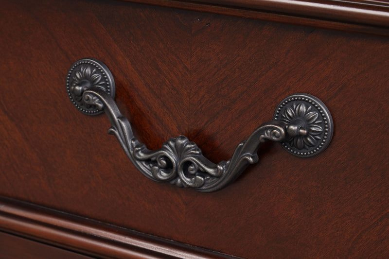 Lyndon - 9 Drawer Dresser - Cherry