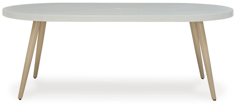 Seton Creek Oval Dining Table w/UMB OPT