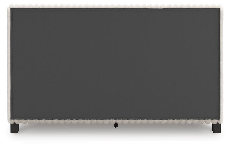Zuraleus Queen Upholstered Bed