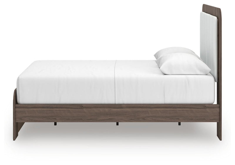 Kendanport Queen Upholstered Bed