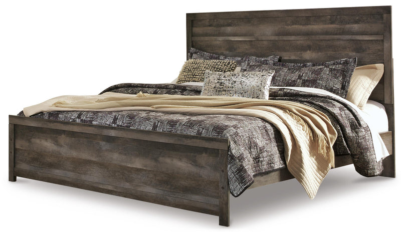 Wynnlow King Panel Bed with Mirrored Dresser