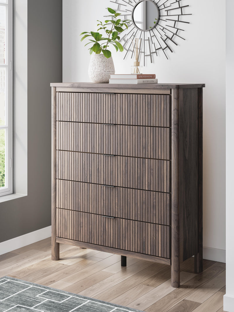 Pamytta Full Panel Platform Bed, Dresser, Mirror, Chest and Nightstand