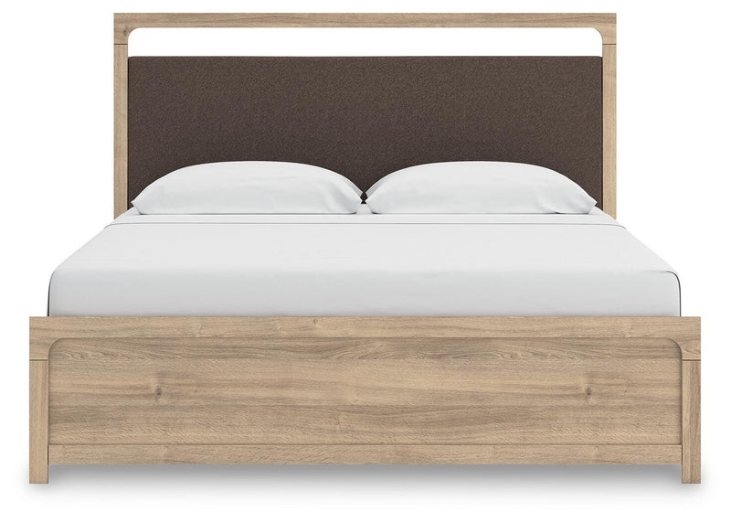 Kinlanni King Upholstered Platform Bed, Dresser and Mirror