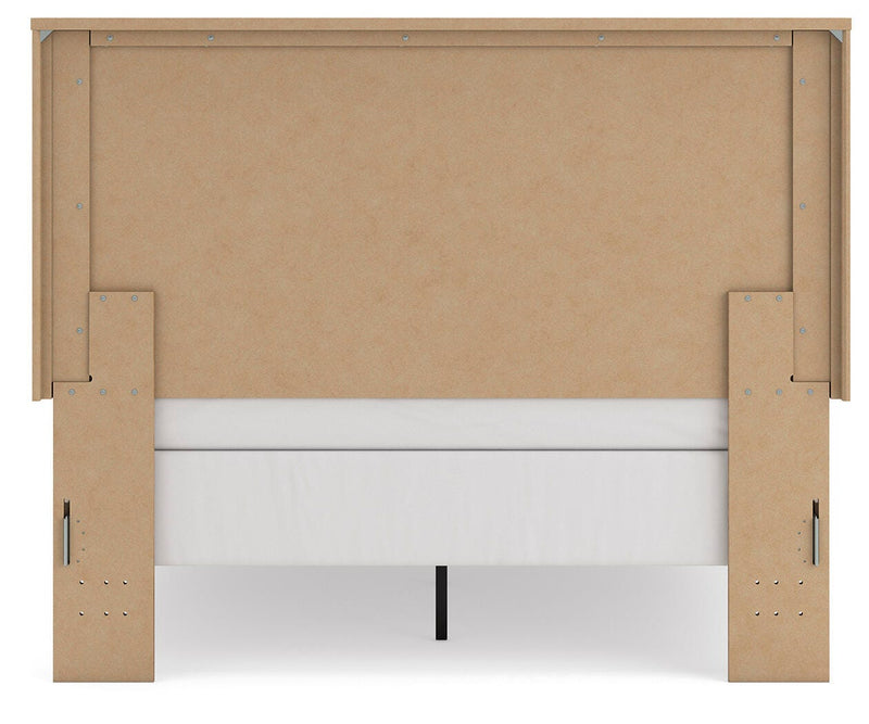 Gramburg Queen Panel Bed
