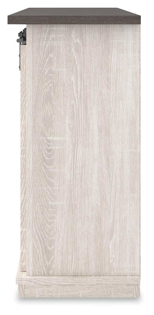 Dorrinson Medium TV Stand