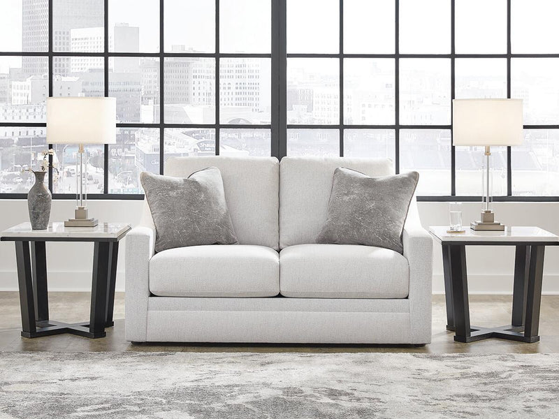 Maitelynn Loveseat