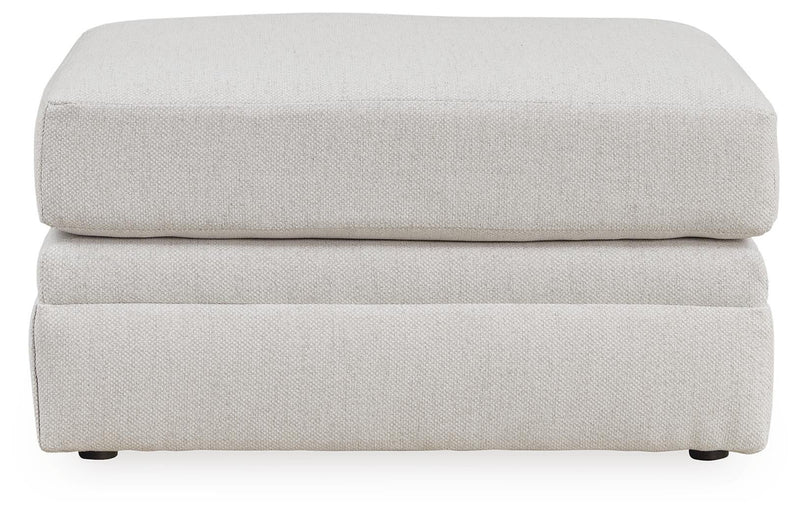 Maitelynn Ottoman