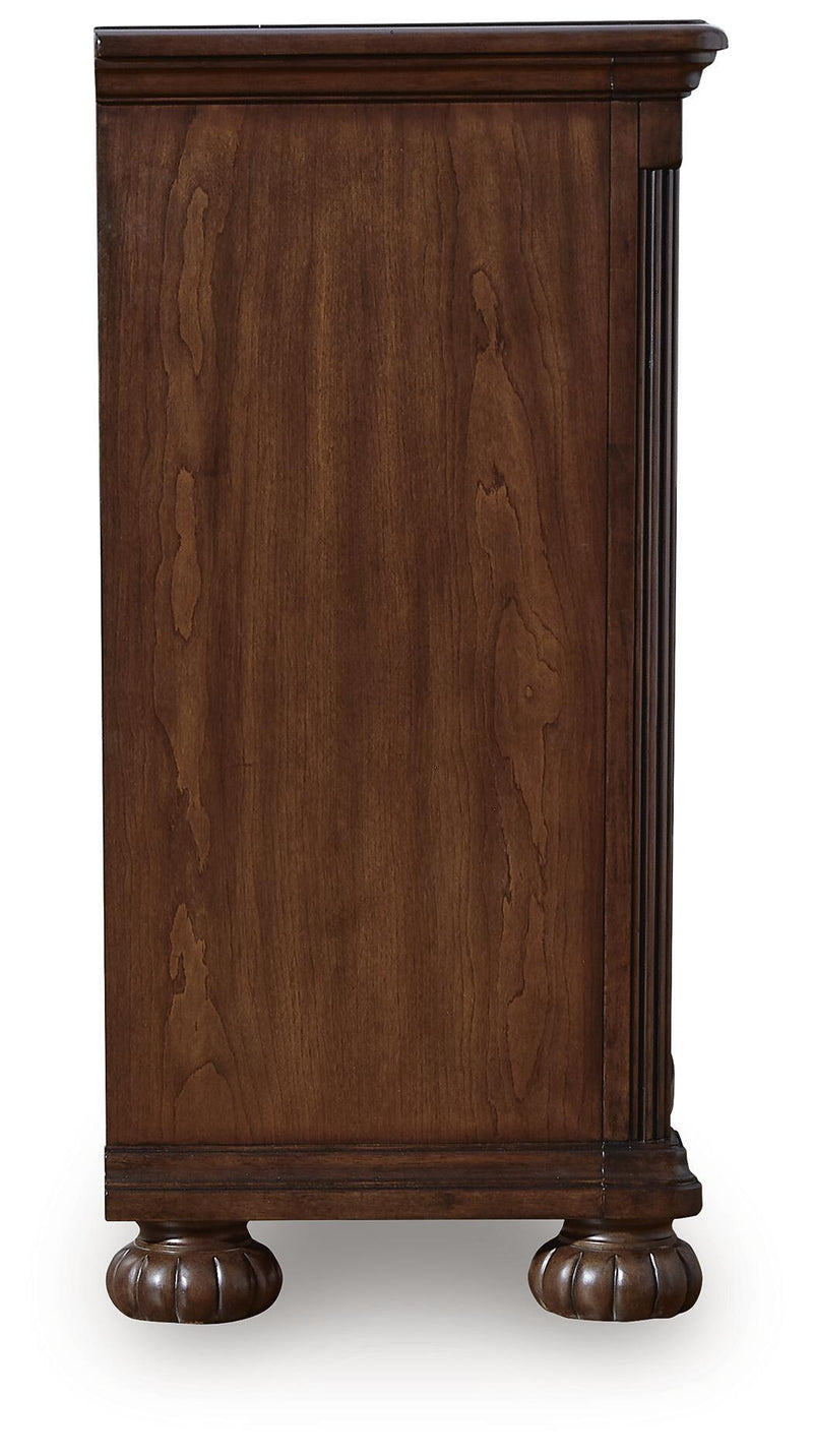 Lavinton Dresser