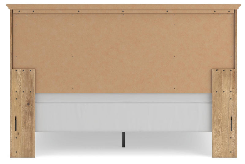 Makidern King Panel Bed