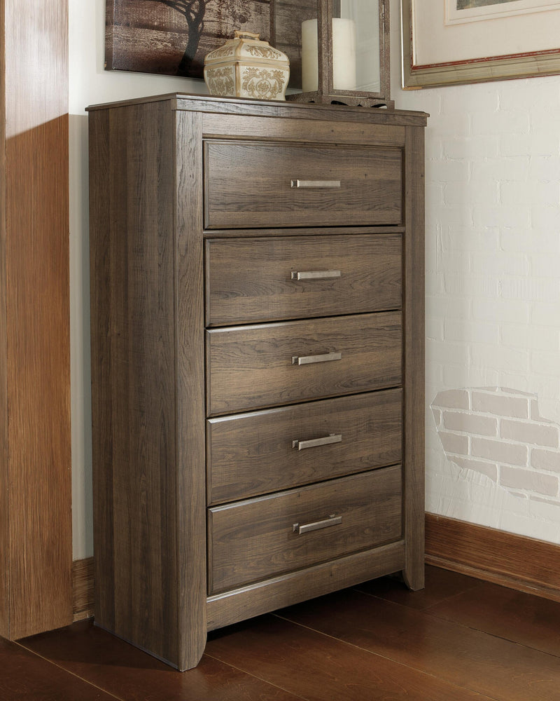 Juararo Queen Panel Bed with Mirrored Dresser, Chest and Nightstand