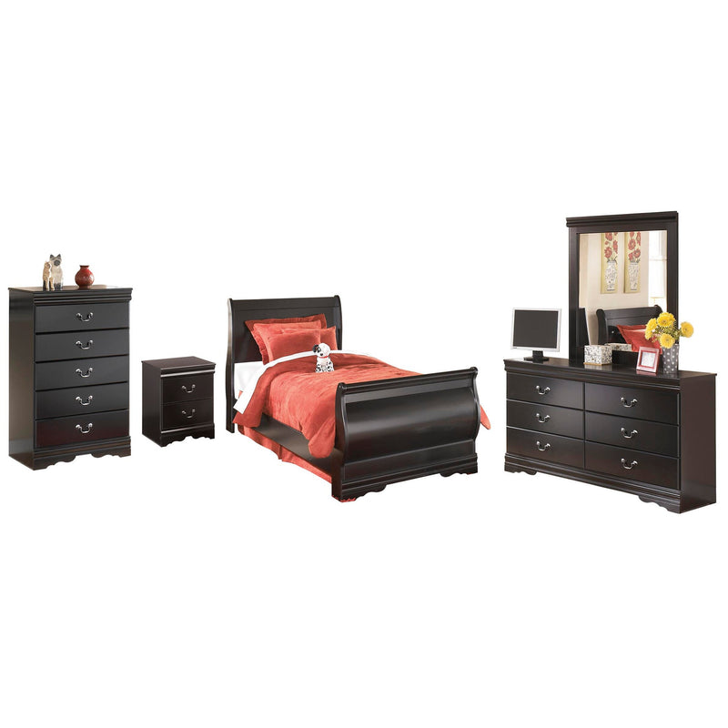 Huey Vineyard Full Sleigh Bed with Mirrored Dresser, Chest and Nightstand
