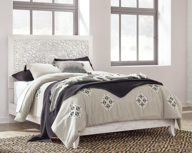 Paxberry Queen Panel Bed with Mirrored Dresser and Nightstand