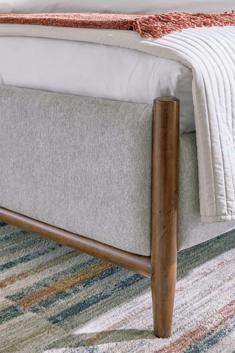 Lyncott King Upholstered Bed with Mirrored Dresser and Nightstand