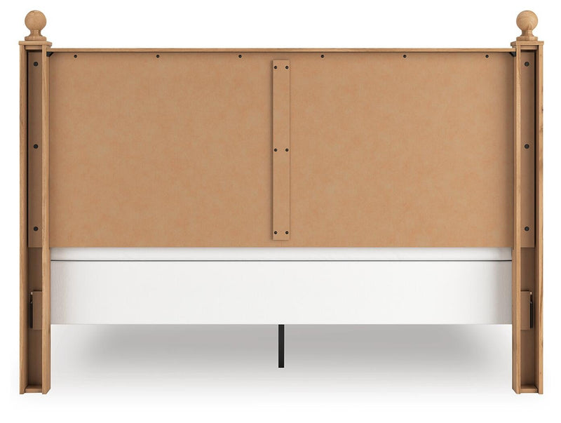 Galletyn King Panel Bed with Mirrored Dresser