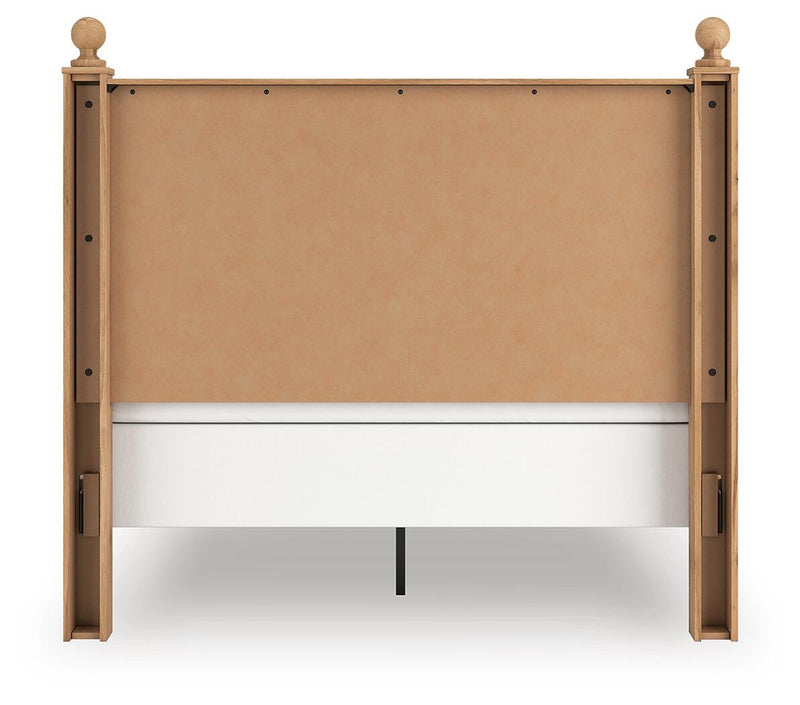Galletyn Queen Panel Bed with Mirrored Dresser and Nightstand