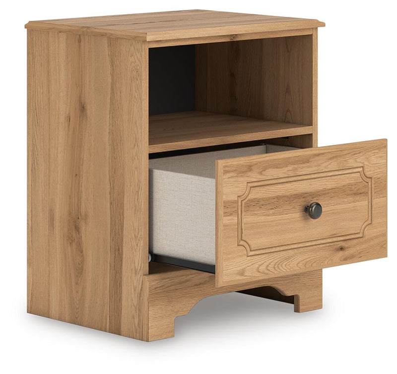 Galletyn Queen Panel Bed with Mirrored Dresser and Nightstand