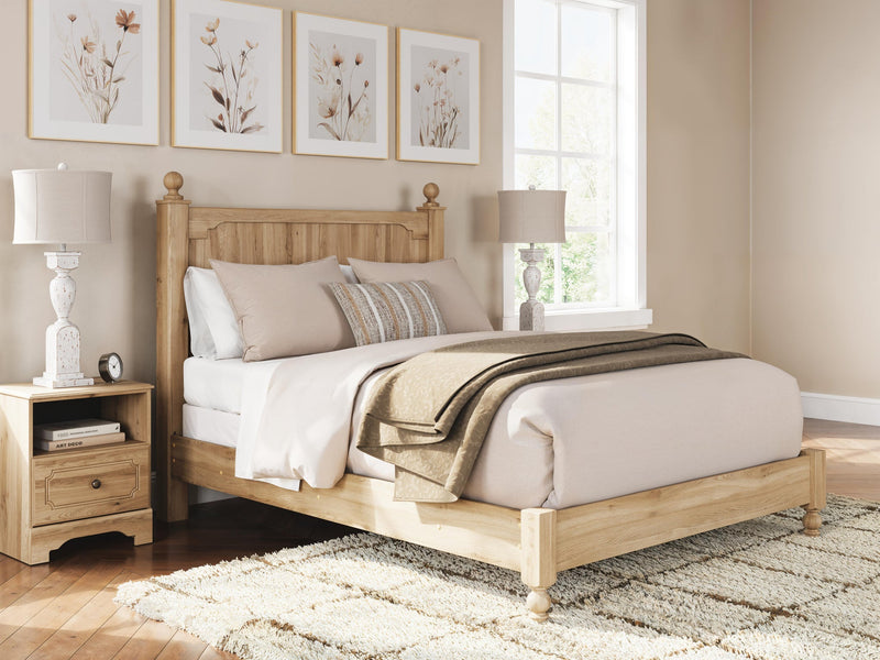 Galletyn Queen Panel Bed with Mirrored Dresser and Nightstand