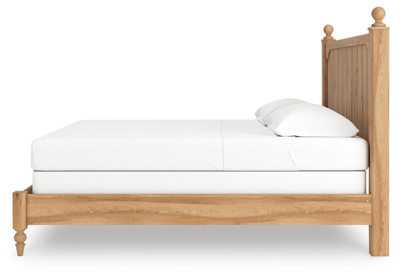 Galletyn King Panel Bed with Mirrored Dresser and Nightstand